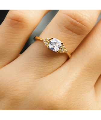 Engagement ring cubic zirconia 8k