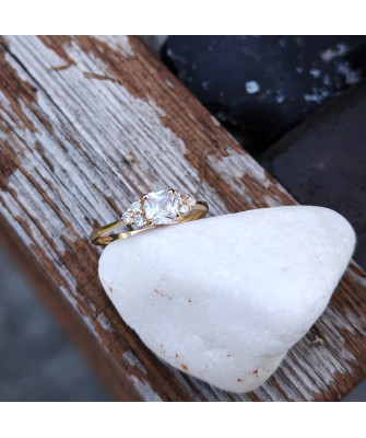 Engagement ring cubic zirconia 8k