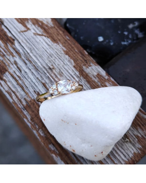 Engagement ring cubic zirconia 8k