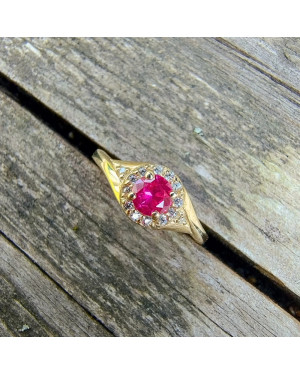 Ring with red stone gold 8k