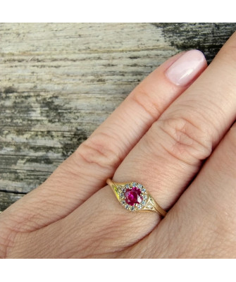 Ring with red stone gold 8k