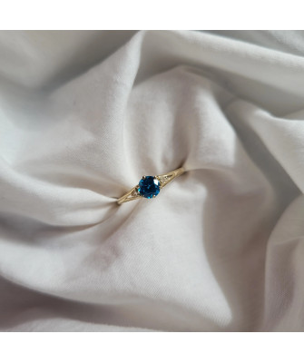 Ring with turquoise stone 8k