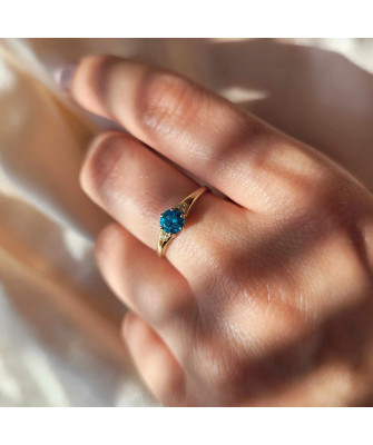 Ring with turquoise stone 8k