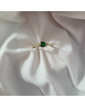 Ring with green eye 8k