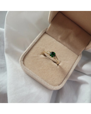 Ring with green eye 8k