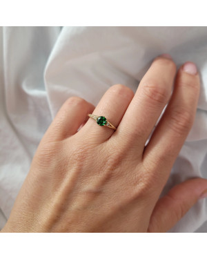 Ring with green eye 8k