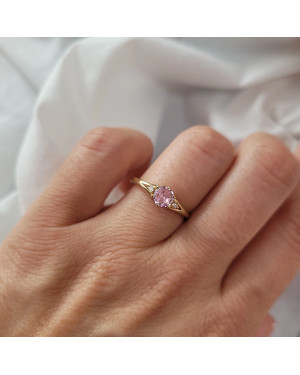 Ring with pink stone 8k