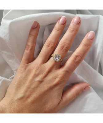 Engagement ring large stone