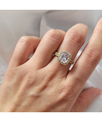 Engagement ring large stone