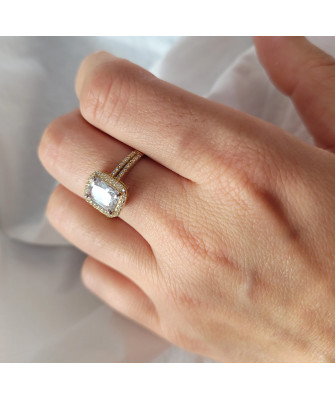 Engagement ring large stone