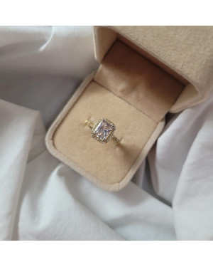 Engagement ring large stone