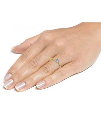 Ring with a blue stone gold 8k