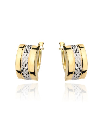 Earrings with diamond-cut white gold on English clasp