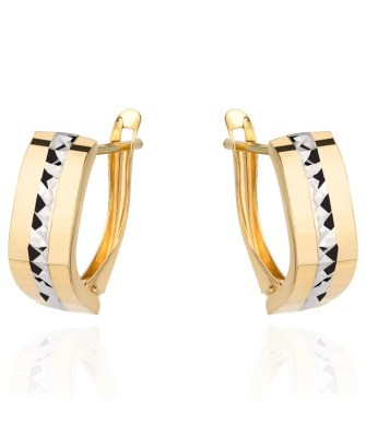 Gold earrings with diamond-cut and smooth edges