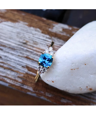 Gold ring 8k turquoise zirconia