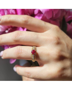 Ring with a red stone 8k