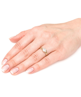 Gold ring with cubic zirconia classic white stones 375