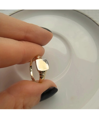 Square 14k ring with stones