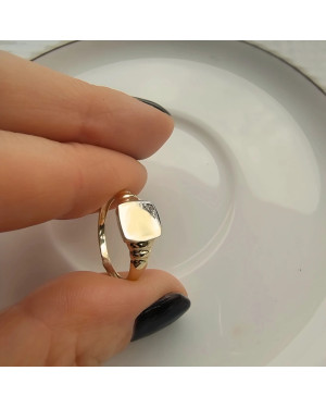 Square 14k ring with stones