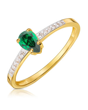 Delicate ring emerald zirconia