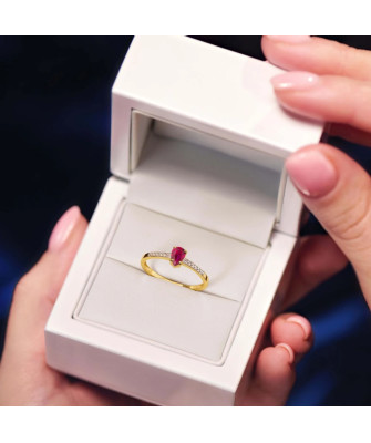 Delicate ring ruby zirconia