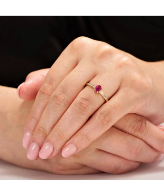 Delicate ring ruby zirconia