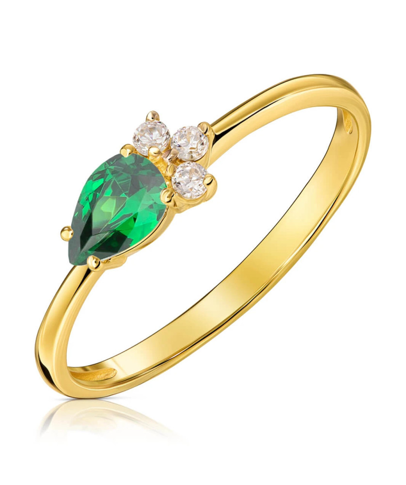 Green stone in 8k gold ring