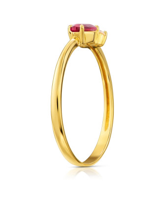Red stone in 8k gold ring