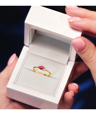 Red stone in 8k gold ring