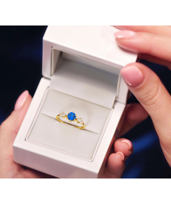 Sapphire ring with a large stone