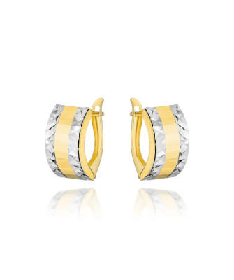 Wide gold earrings with diamond-cut in two colors of gold
