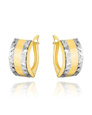 Wide gold earrings with diamond-cut in two colors of gold