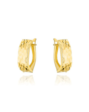 Gold earrings with diamond-cut on English clasp