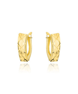 Gold earrings with diamond-cut rhombus shapes