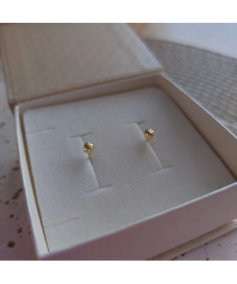 Super lightweight diamond-cut ball earrings 4 mm 8k gold