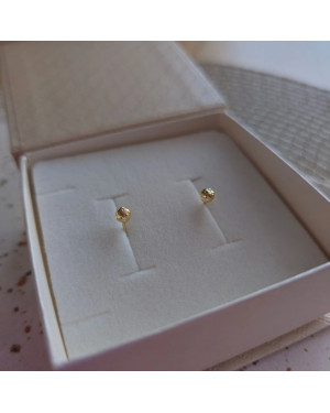 Super lightweight diamond-cut ball earrings 4 mm 8k gold