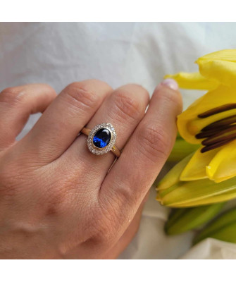 14ct Yellow Gold Ring with Large Blue Stone