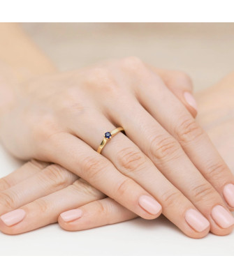 Pierścionek z szafirem 0,15ct