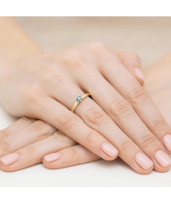 Gold ring with topaz 0.15ct