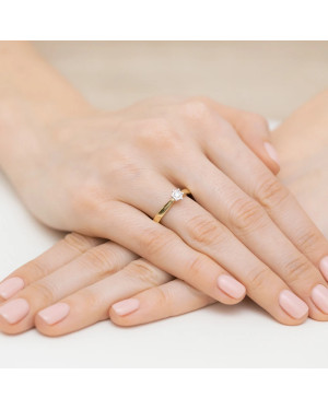 Gold ring with 0.01ct diamond