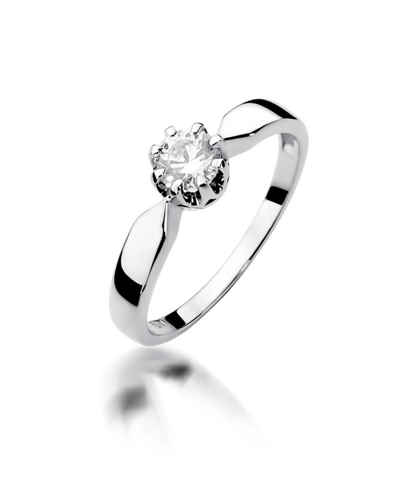 White gold ring with 0.50ct diamond