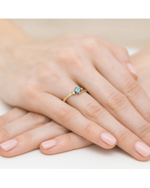 Gold ring with topaz 0.25ct