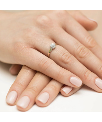 Gold ring with 0.11ct diamond