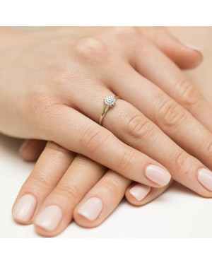 Złoty pierścionek z diamentem 0,11ct