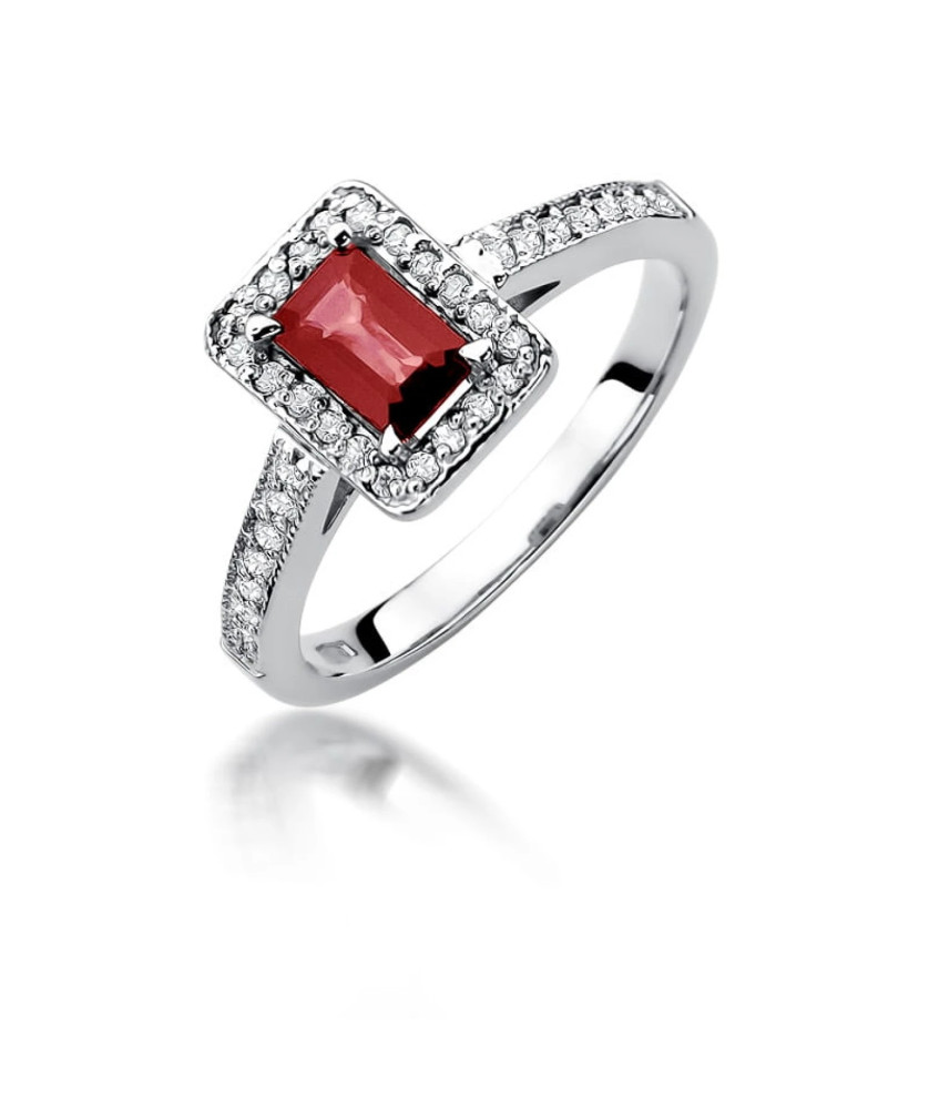 Ruby ring with white gold diamonds
