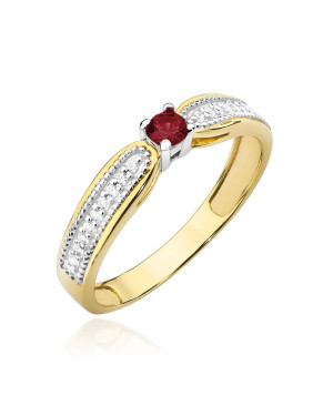 Gold ring with ruby diamonds