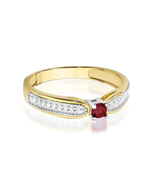 Gold ring with ruby diamonds
