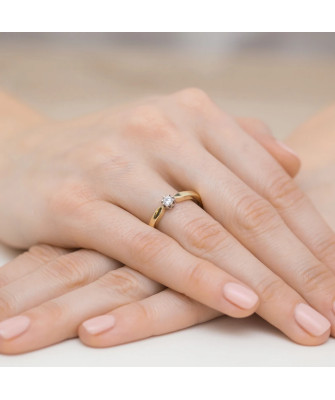 Diamond engagement ring 0.15ct