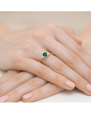 Emerald diamond ring 14k