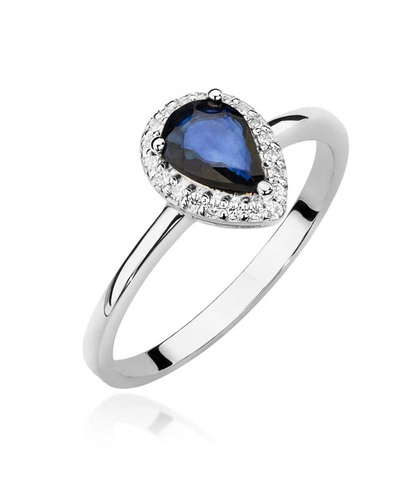 Sapphire ring made of white gold